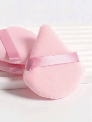 Puszek do pudru trójkątny miękki różowy 1 szt