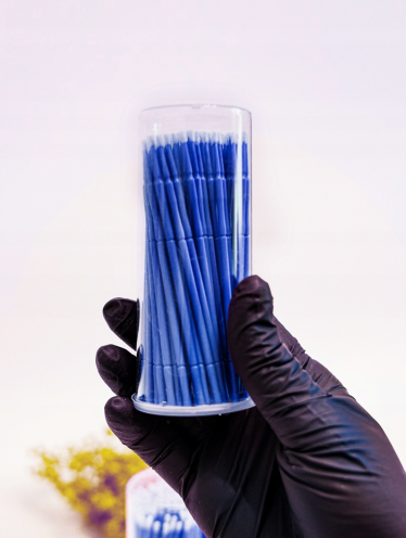 Aplikatory bezwłókienkowe, microbrush, niebieskie (100 szt), w tubie