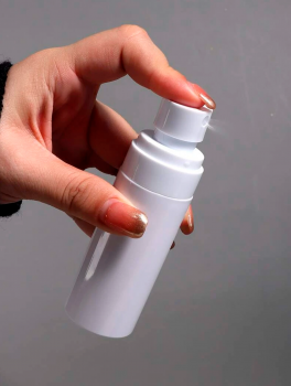 Buteleczka na płyny kosmetyczne, z atomizerem (60ml)
