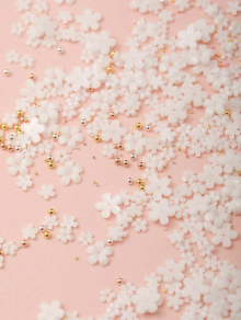 Biżuteria do paznokci, kwiaty i perełki (ok.100 szt)