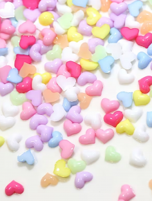 Biżuteria do paznokci, serduszka wielokolorowe 3D (50 szt)