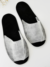 Kapcie hotelowe odkryte, czarno-białe (1 para)