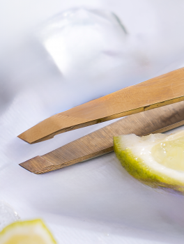 Pęseta do brwi skośna, Professional Tweezers Beveled GOLD, Zola